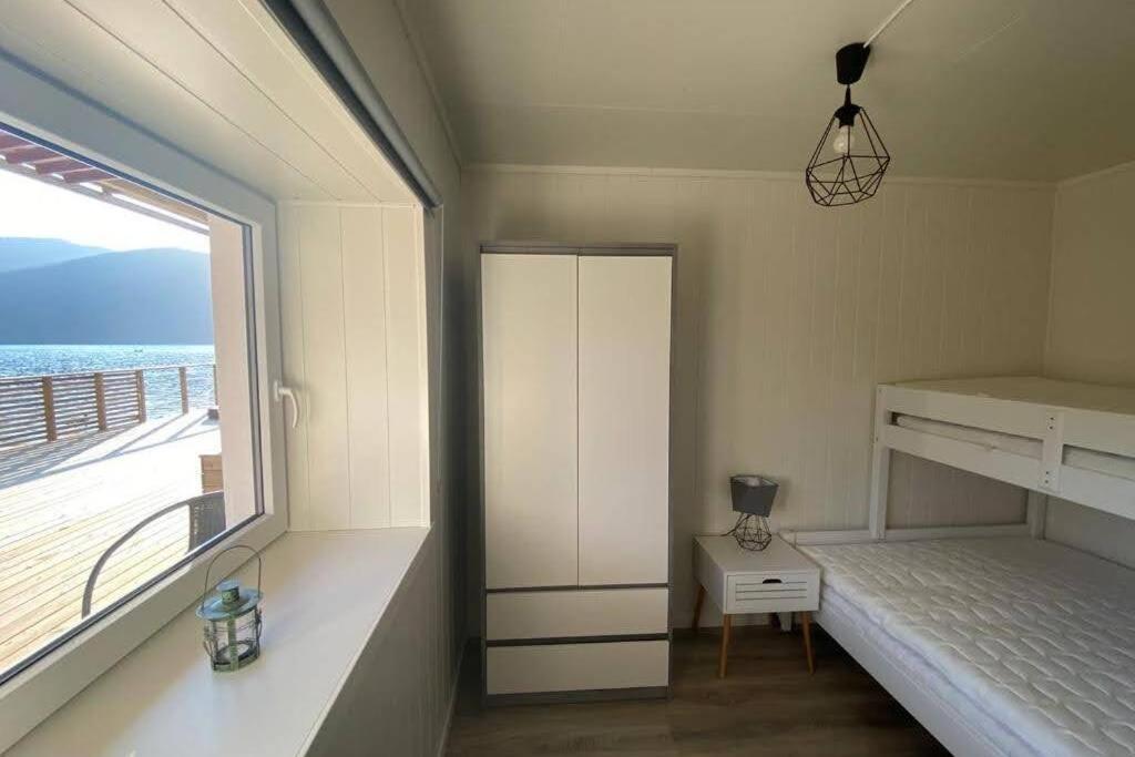 Apartamento Waterfront Senja 3 Torsken Exterior foto